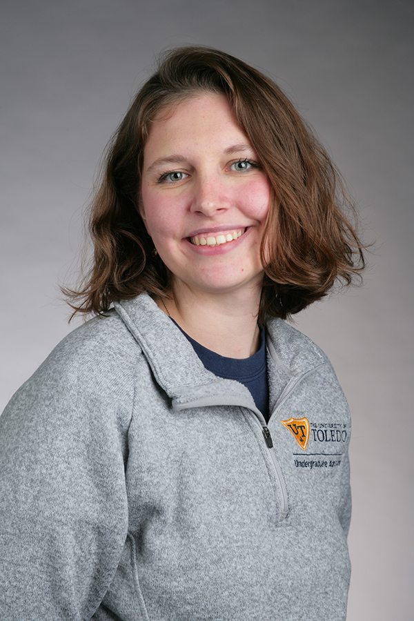 Abigail Gibson Headshot