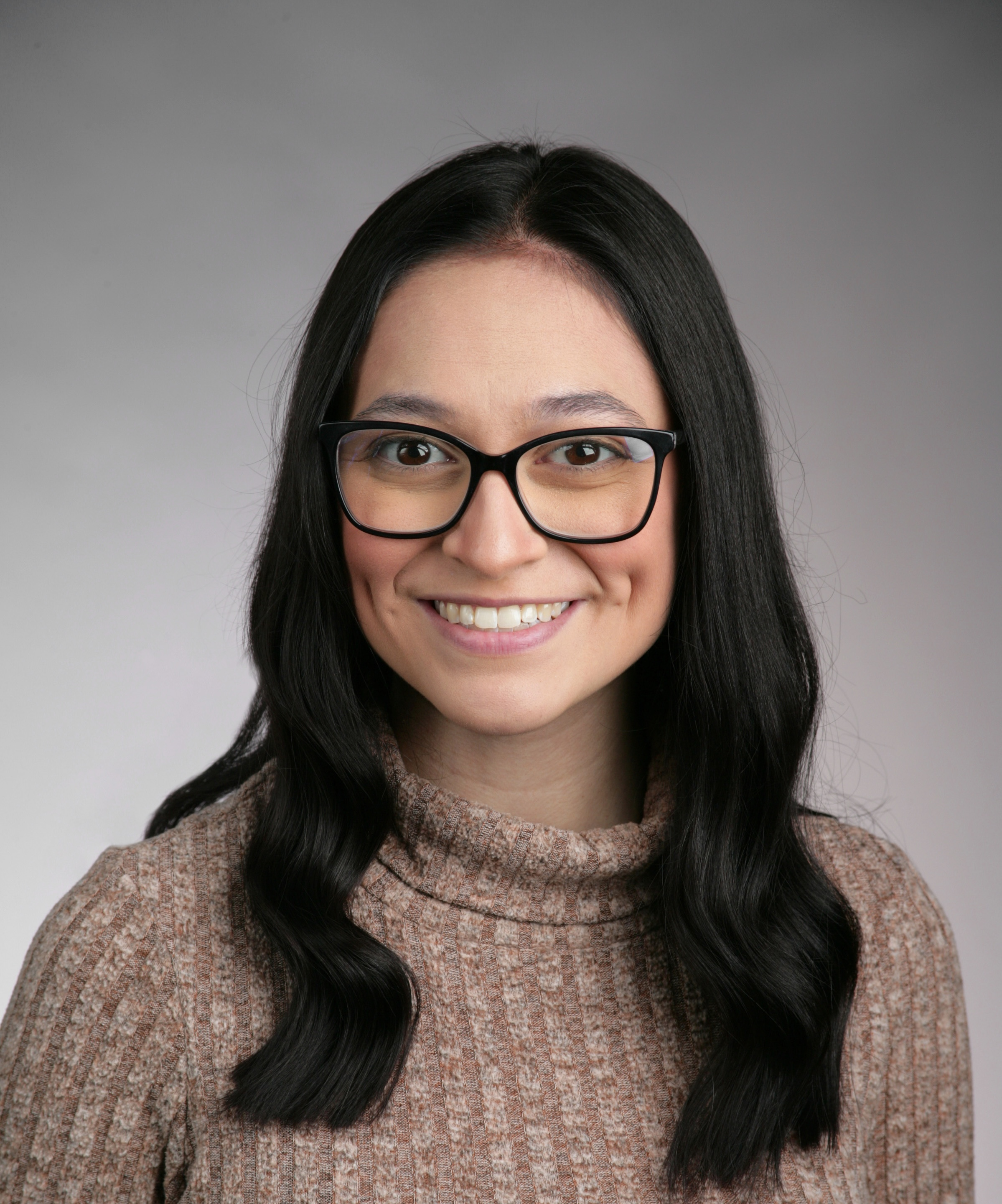 Alexis Alvarado Headshot