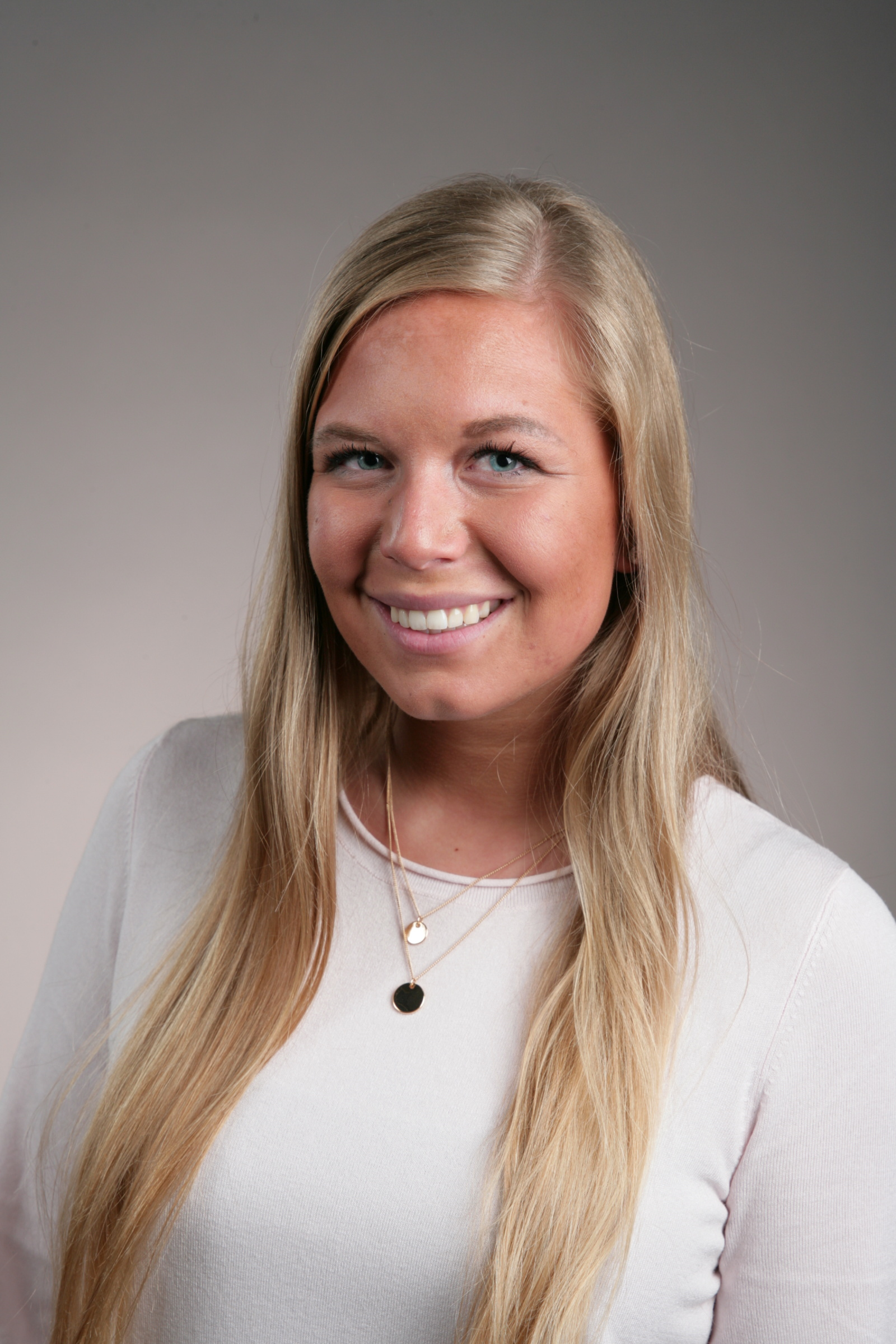 Samantha Mauter Headshot